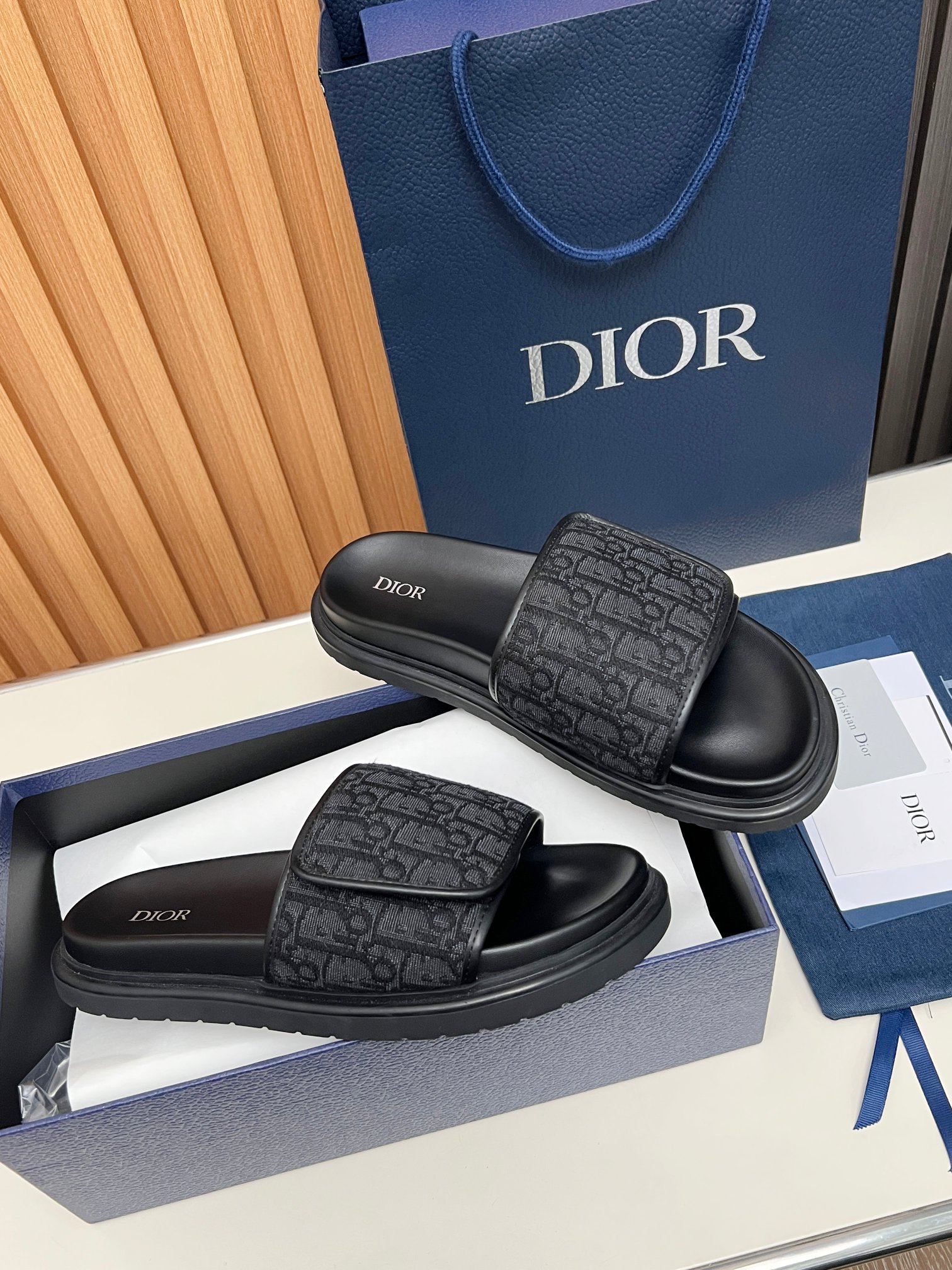 DIOR CLAQUETTE