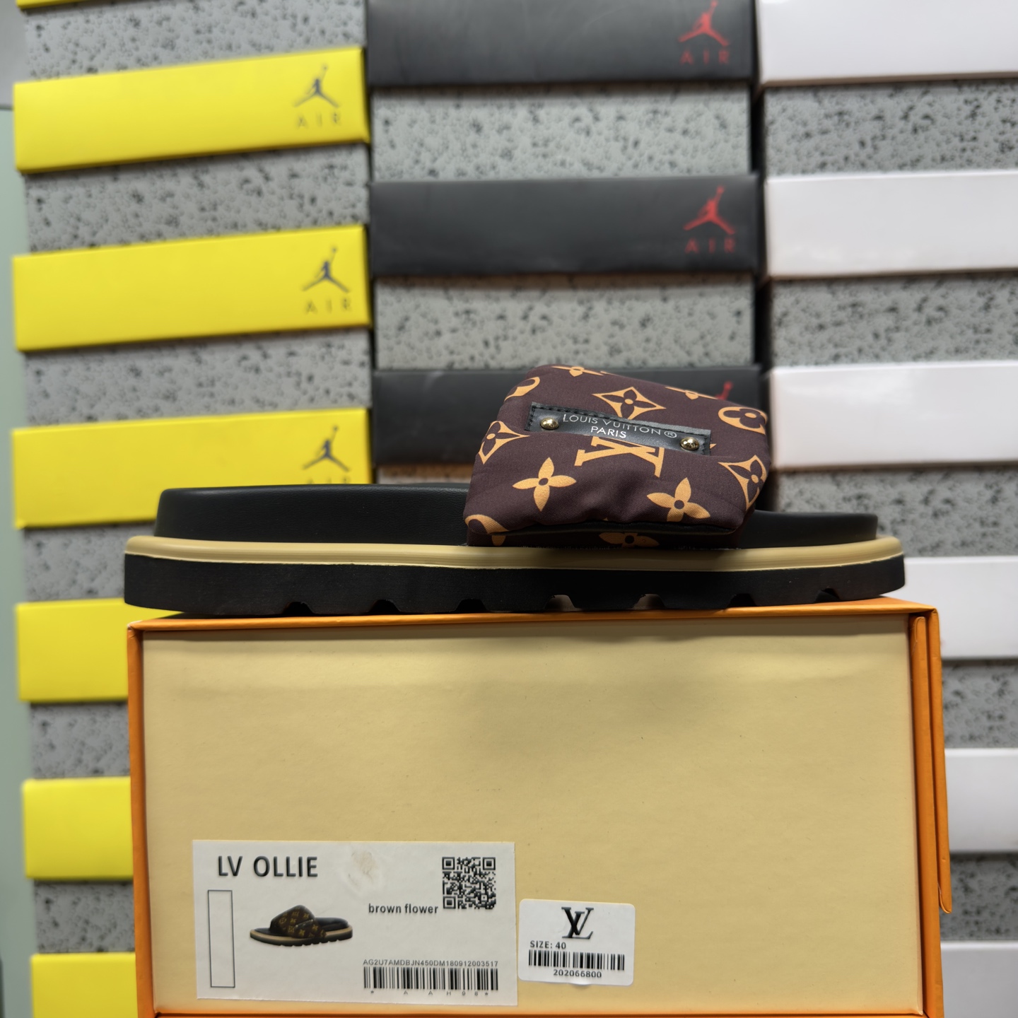 LOUIS VUITTON POOL PILLOW FLAT COMFORT