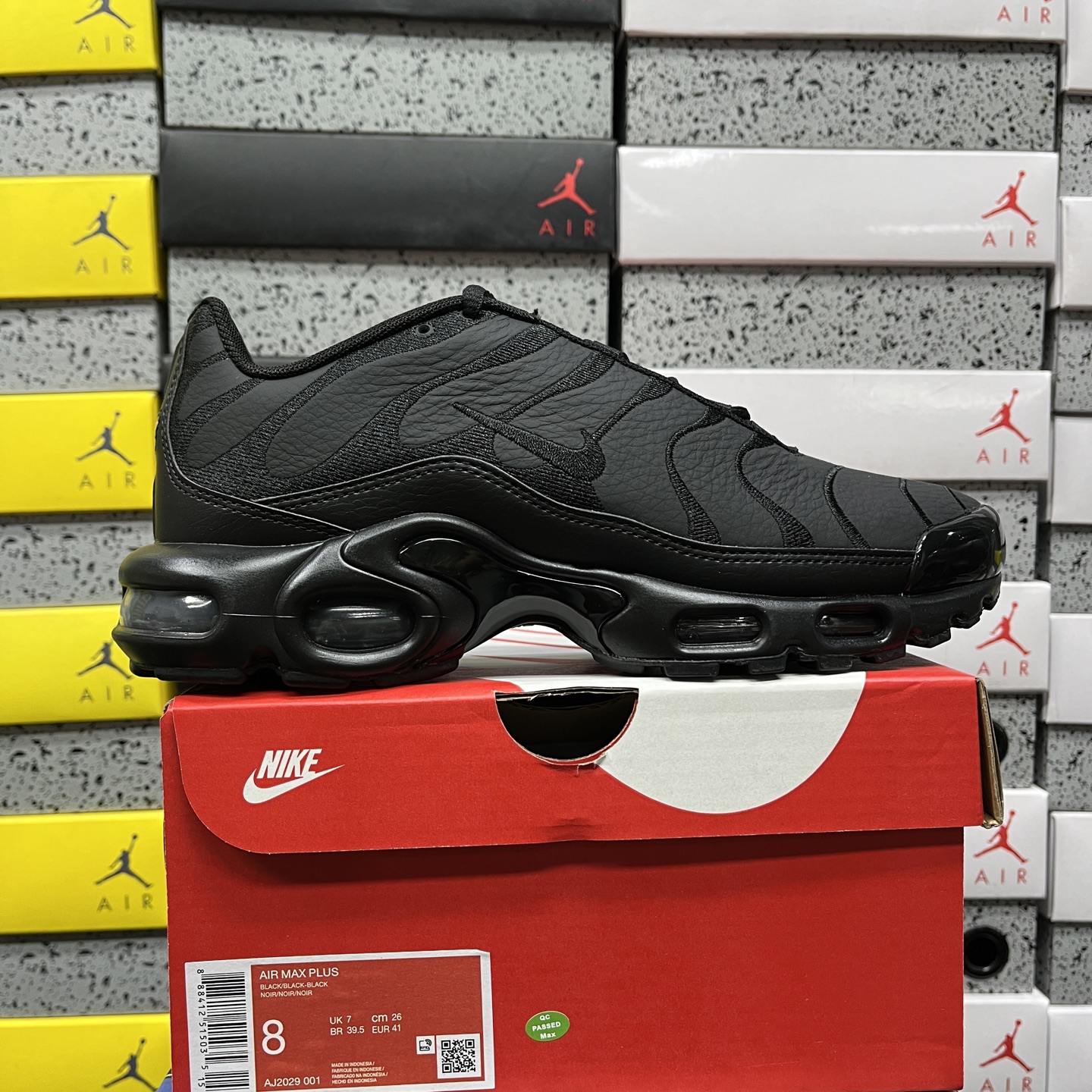 NIKE AIR MAX PLUS