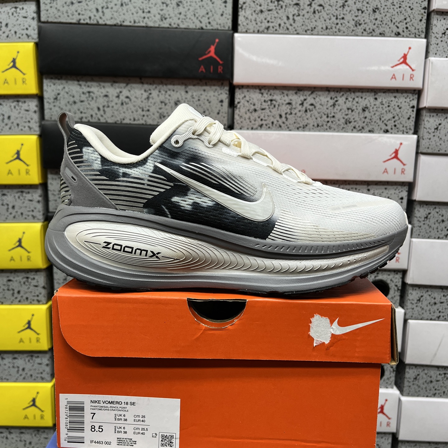 NIKE VOMERO 18