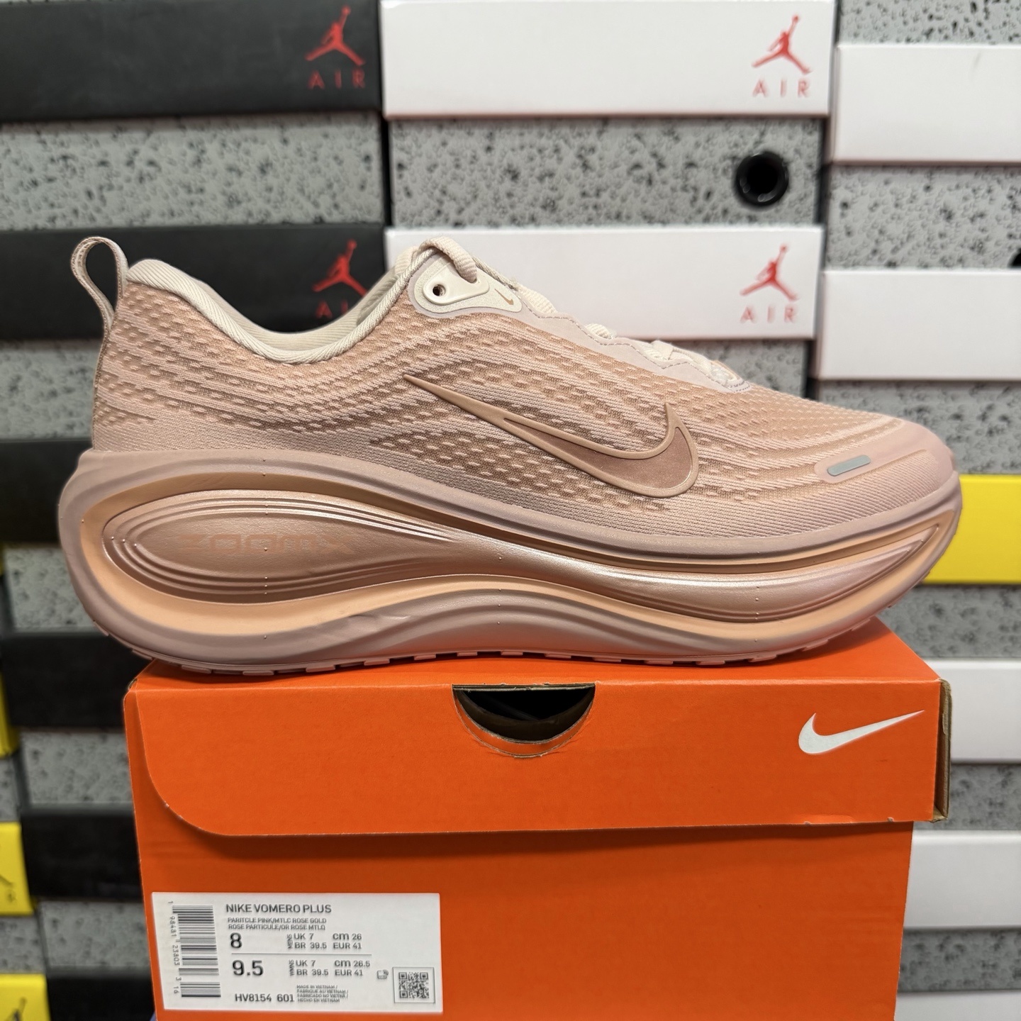 NIKE VOMERO PLUS